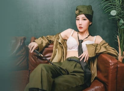 Làm tình với nữ thủ trưởng xinh đẹp vú to